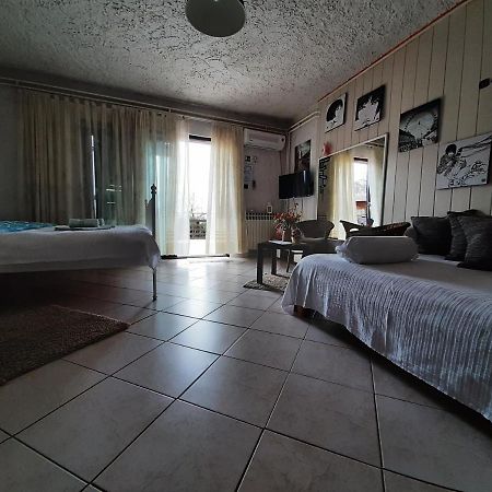 Studio Apartments Fancy 2 Рийека Екстериор снимка